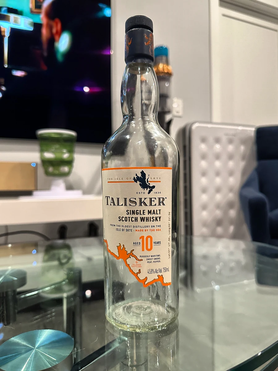 Talisker 10년 리뷰: 바다의 짠맛과 후추, 내 첫 피트 위스키