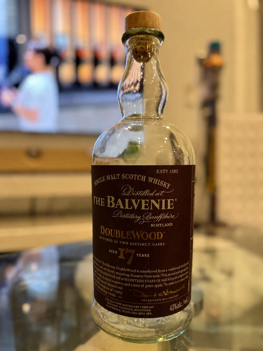 Balvenie DoubleWood 17년 리뷰: 단종되어 더 아쉬운, 묵직하게 나이 든 Balvenie