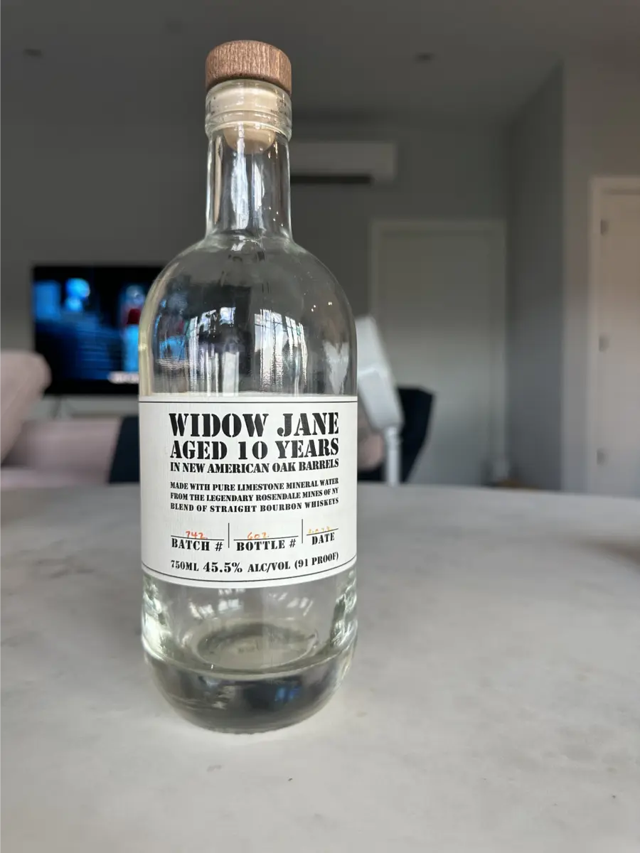 Widow Jane 10년 리뷰: 스카치만 마시던 내가 버번을 혀 위에 굴리게 된 밤